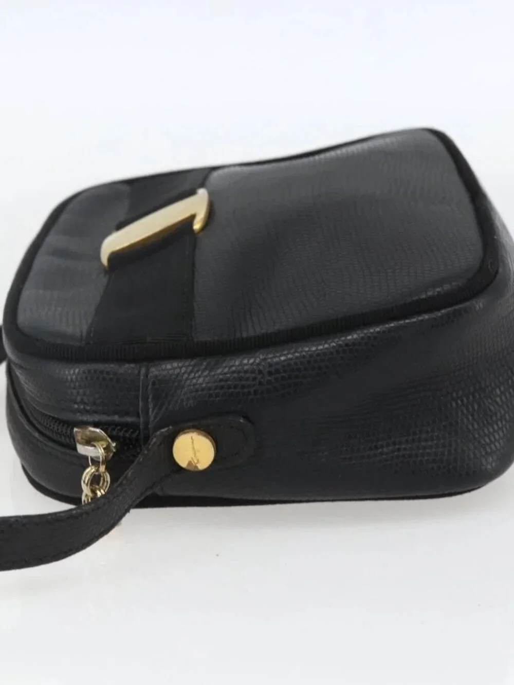 Salvatore Ferragamo Shoulder Bag Leather Black Gold Auth ka1281